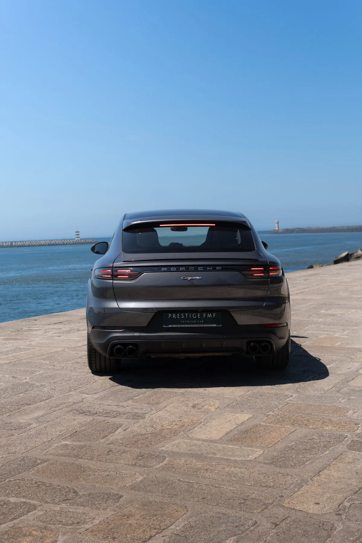 Porsche Cayenne Coupé E-Hybrid 2020, fotografia 3