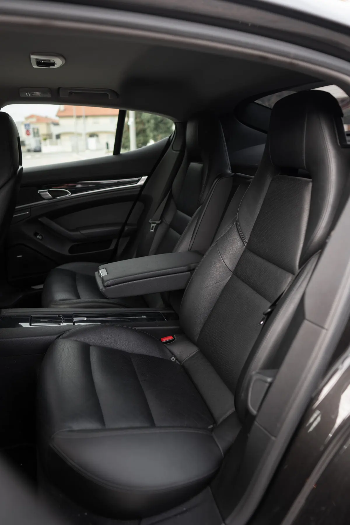 Porsche Panamera 3.0 V6 Diesel 2013, fotografia 6