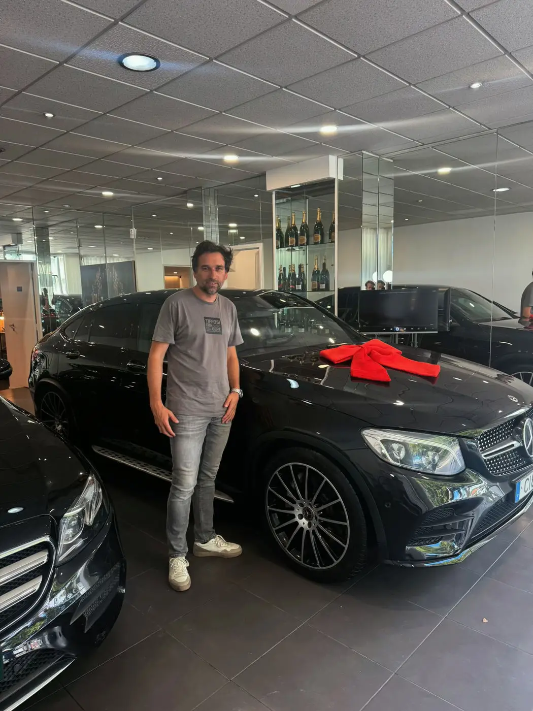 Entrega de viatura a cliente no showroom Prestige FMF, 6